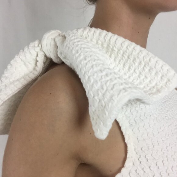 Club Monaco Jambalaya One Shoulder Bow Top S - Picture 2 of 16